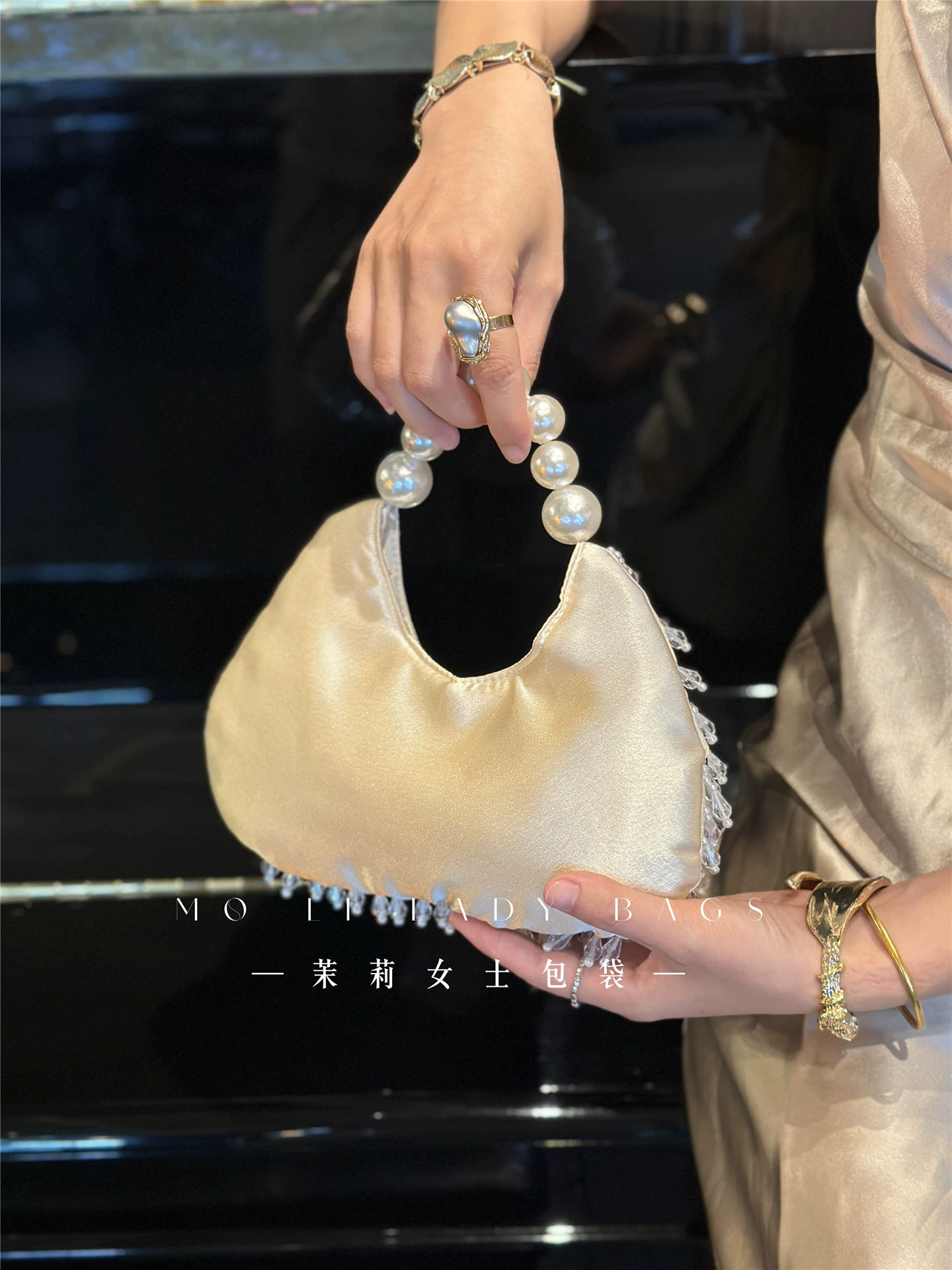 Bolsa de Mão de Luxo em Cetim  - Evening Bag Beaded avaliação e preço